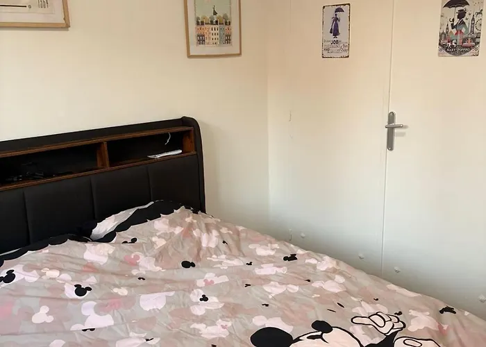 Familial Proche De La Jullouville-les-Pins